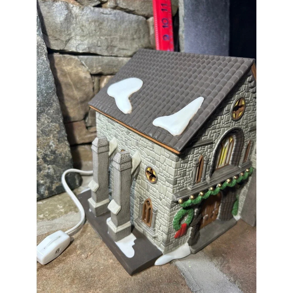 Department Dept 56 Dickens Village Series Whittlesbourne Church 1994 In box
